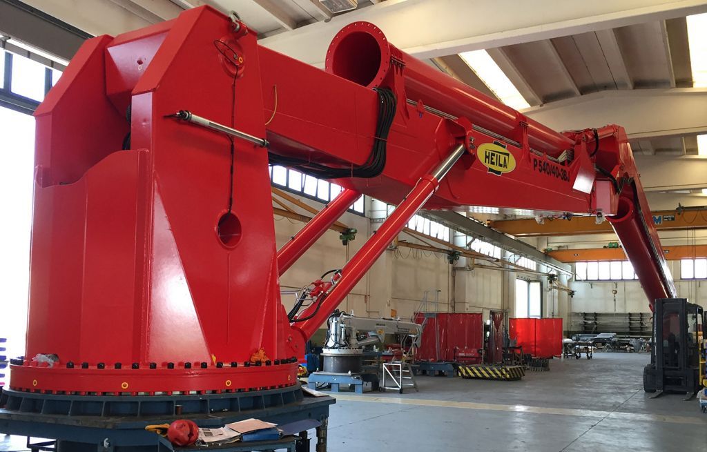 Pneumatic ship loader- and unloader arms